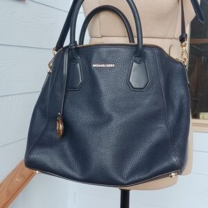 Michael kors crossbody bag